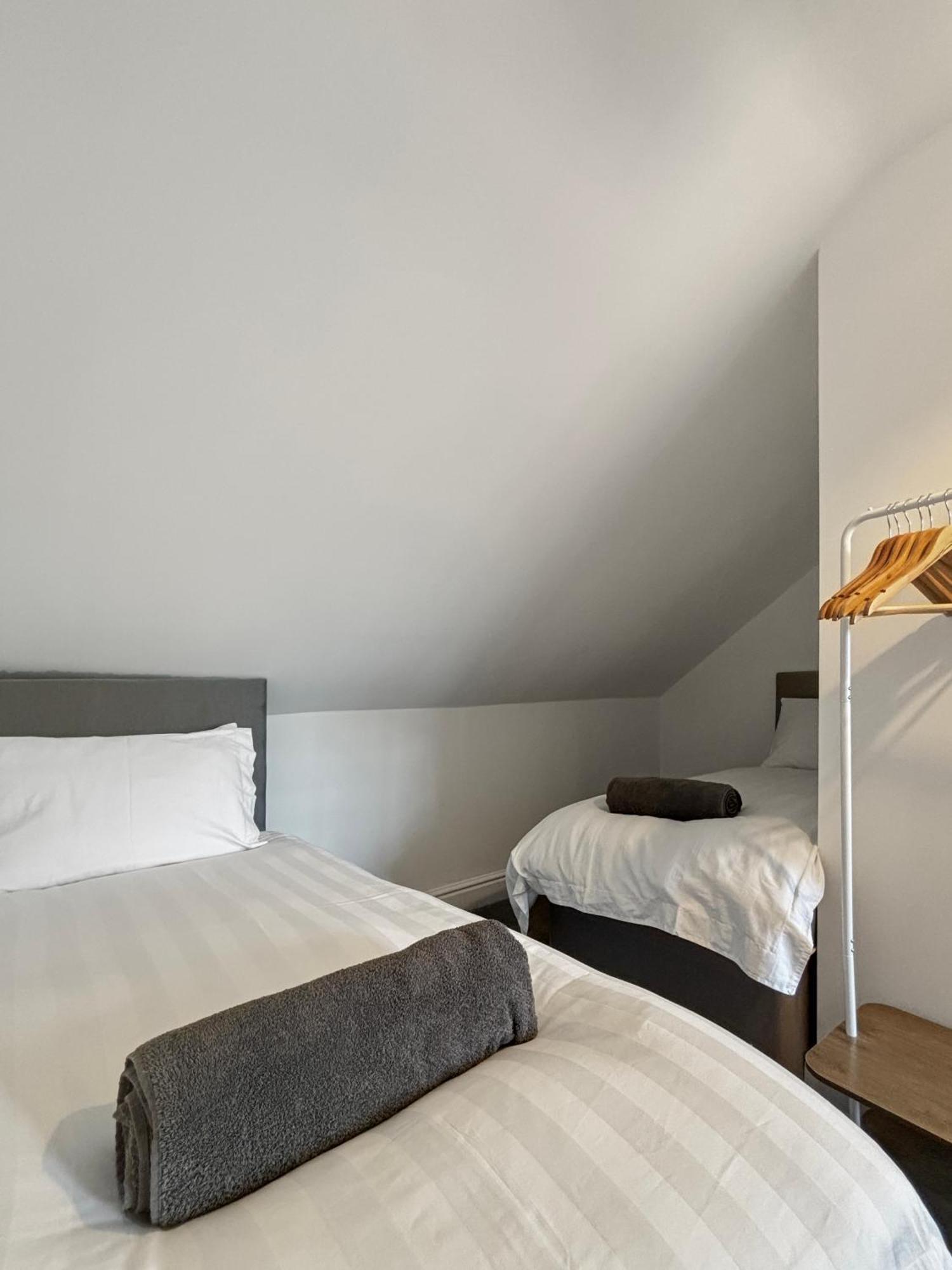 Amaya One -3 Bedroom Townhouse - With Garden - Close To Town Centre - Sleeps 7 Grantham Buitenkant foto